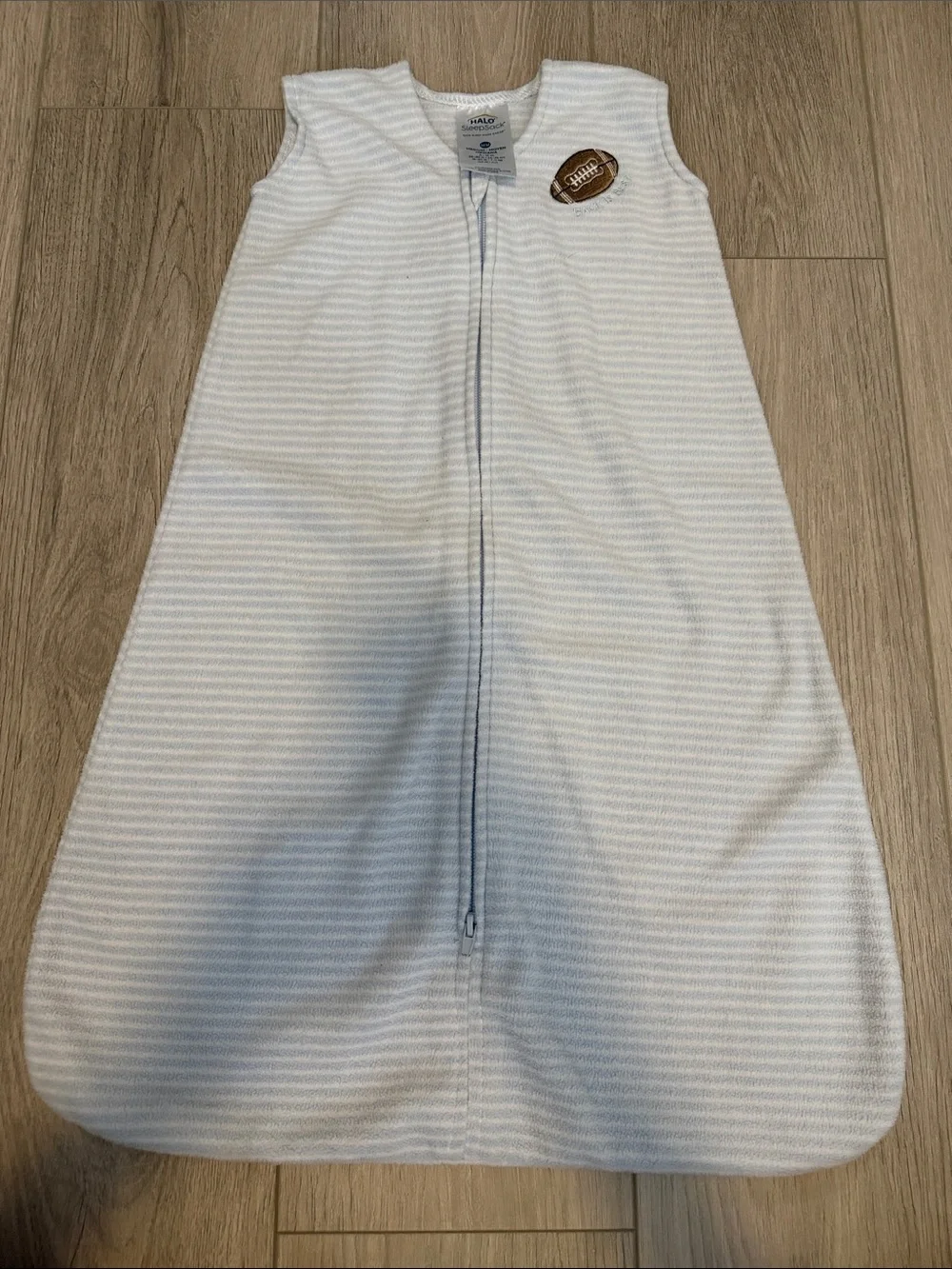 Halo Size M Baby Sleeveless Wearable Blanket in White and Light Gray Stripe